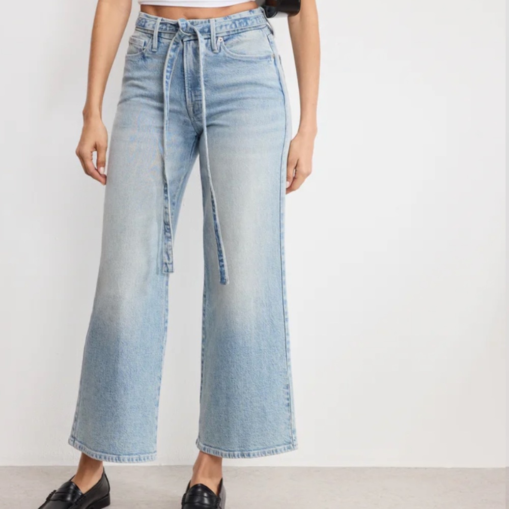 Good American Good Waist Palazzo Crop Jeans (light blue)